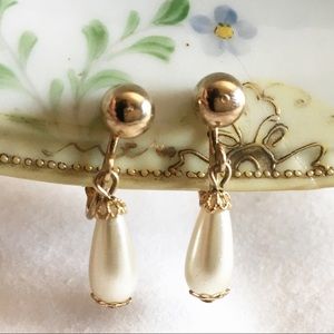Sarah Coventry Jewelry - SARAH COVENTRY 80S DROP FAUX PEARL EARRINGS Sarah Coventry Jewelry - SARAH COVENTRY 80S DROP FAUX PEARL EARRINGS